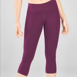NWT Fabletics Salar Run Crop Leggings